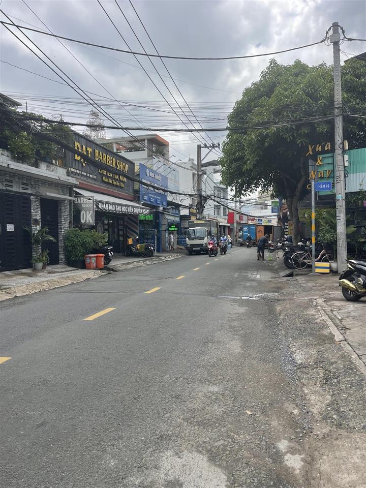 176m2 ngang 10m  hxh  200m đh cảnh sát  nhà cấp 4 có sẵn 3 phòng trọ  8,6 tỷ