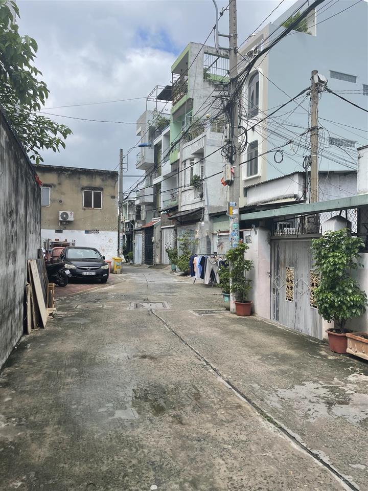 176m2 ngang 10m  hxh  200m đh cảnh sát  nhà cấp 4 có sẵn 3 phòng trọ  8,6 tỷ