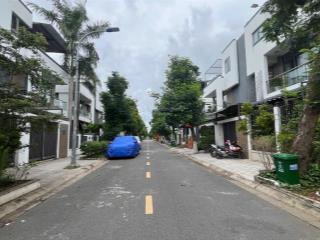 Biệt thự song lập đông tăng long 200m full nội thất cao cấp chỉ 18 tỷ tl