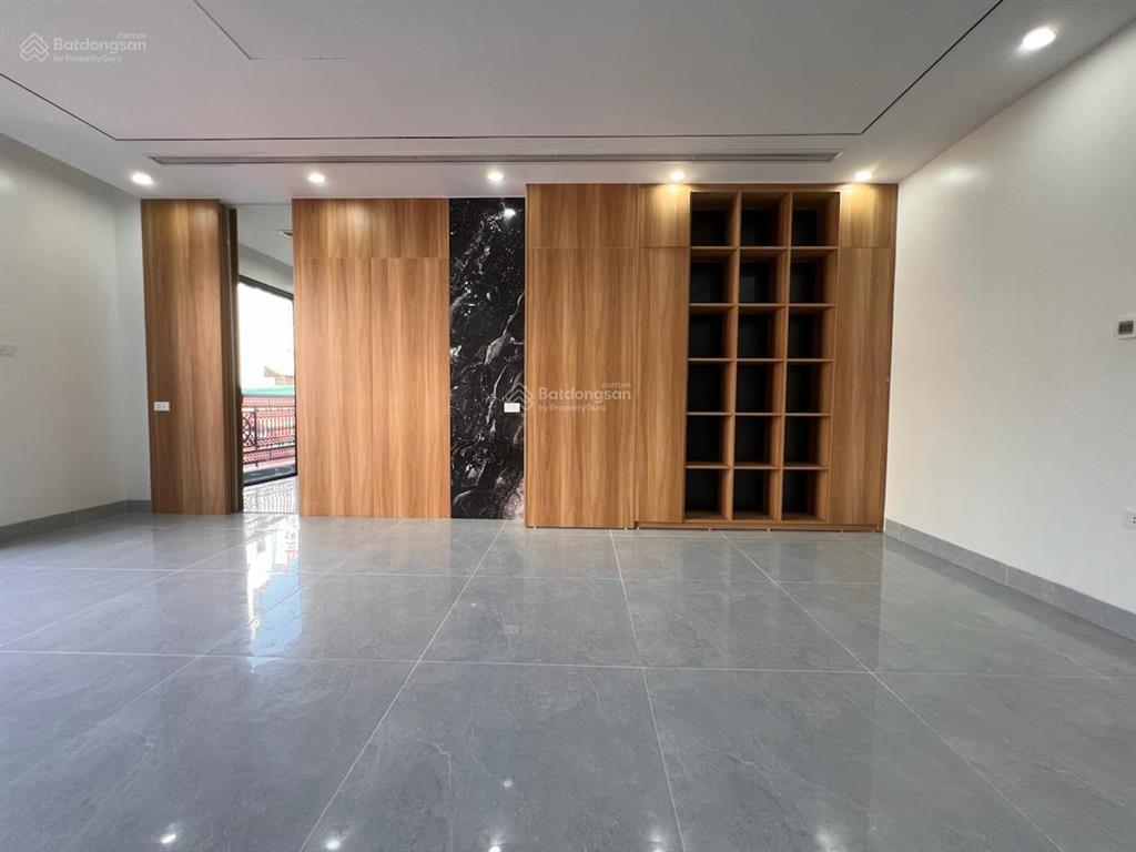 Nhà mới phú thượng, ở luôn 55m2, mt 4,2m, 7 tầng, thang máy, gara, ngõ thông ô tô tránh  16,8 tỷ