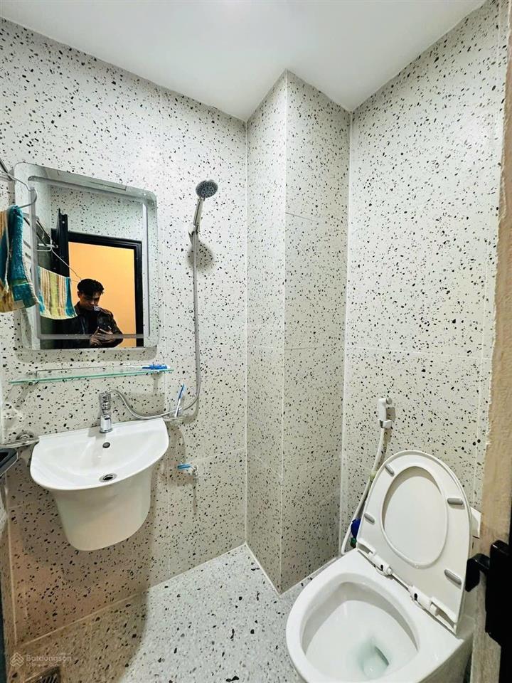 Toà chdv phú thượng 60m2 ,7 tầng tg máy xây mới dòng tiền 80tr/tg ngõ thông ô tô  17,8 tỷ