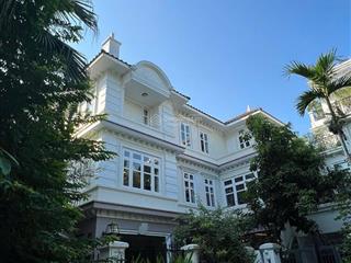 Biệt thự vip ciputra  lô góc  đẳng cấp  nội thất nk châu âu  300m2 , 4 tầng , mt 10m  155 tỷ