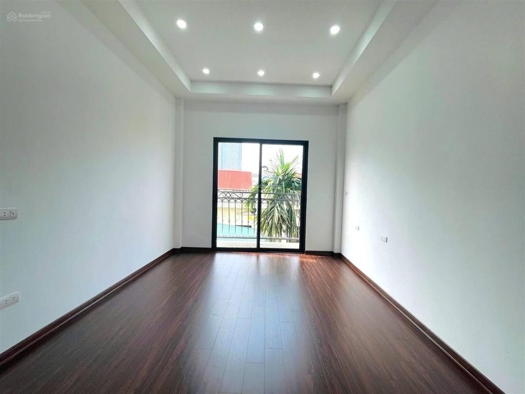 Bán nhà xây mới ở an dương vương, phú thượng  43m2 , mt 3,8m ,6 tầng , thang máy  10,3 tỷ