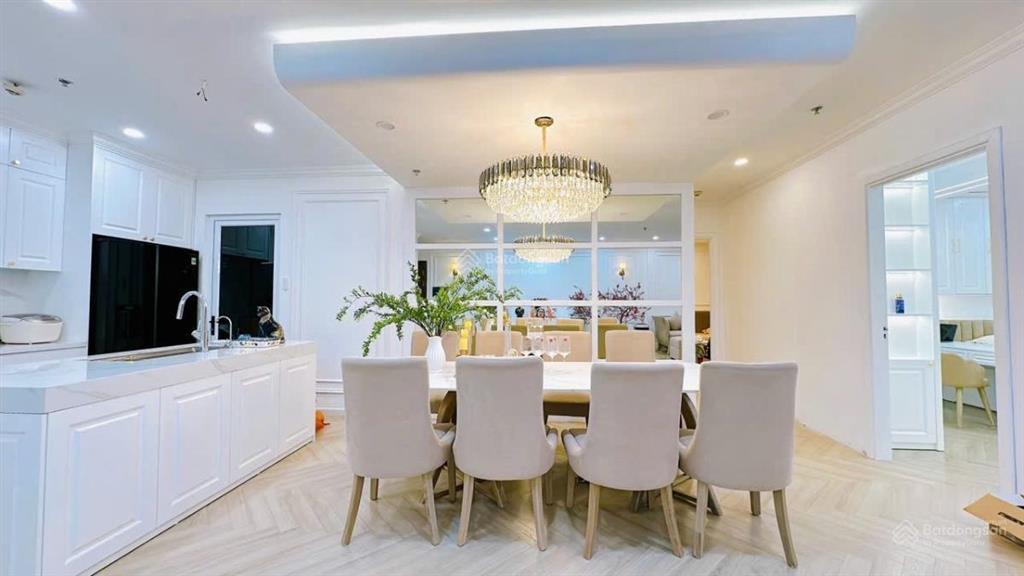 Chung cư ngoại giao đoàn, lô góc  130m2 1 khách, 3 ngủ siêu rộng, 2 wc, view công viên  16,5 tỷ