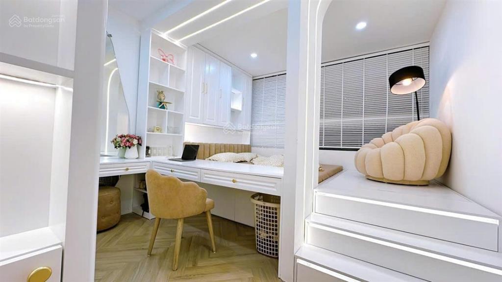 Chung cư ngoại giao đoàn, lô góc  130m2 1 khách, 3 ngủ siêu rộng, 2 wc, view công viên  16,5 tỷ