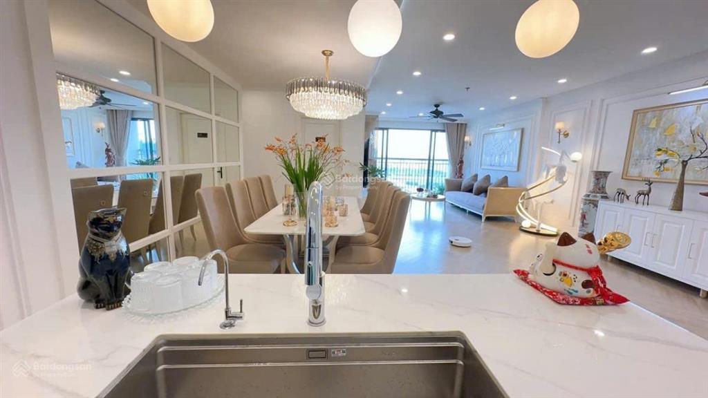 Chung cư ngoại giao đoàn, lô góc  130m2 1 khách, 3 ngủ siêu rộng, 2 wc, view công viên  16,5 tỷ