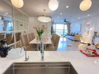 Chung cư ngoại giao đoàn , lô góc  130m 1 khách , 3 ngủ siêu rộng ,2 wc, view công viên 16,5 tỷ