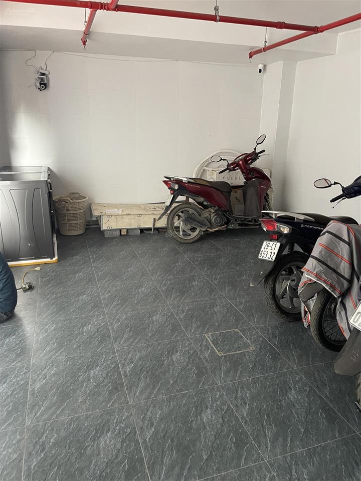 Lô góc mp âu cơ, gần hồ tây  90m2 , mt 5m , 8 tầng , vừa ở vừa kd , dòng tiền 120tr/tg  47 tỷ
