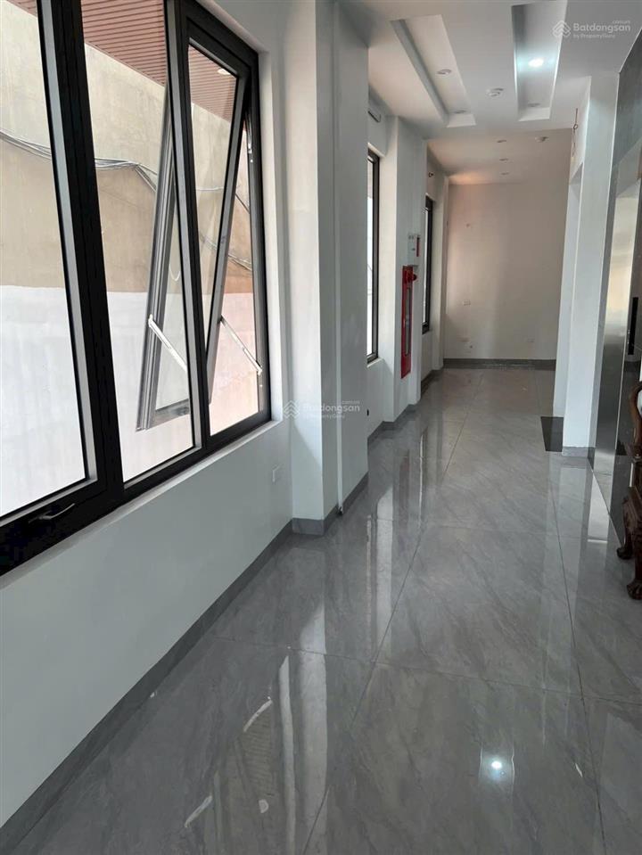 Lô góc mp âu cơ, gần hồ tây  90m2 , mt 5m , 8 tầng , vừa ở vừa kd , dòng tiền 120tr/tg  47 tỷ