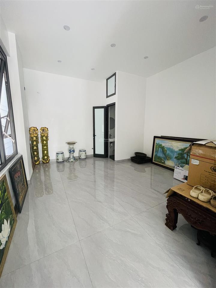 Lô góc mp âu cơ, gần hồ tây  90m2 , mt 5m , 8 tầng , vừa ở vừa kd , dòng tiền 120tr/tg  47 tỷ