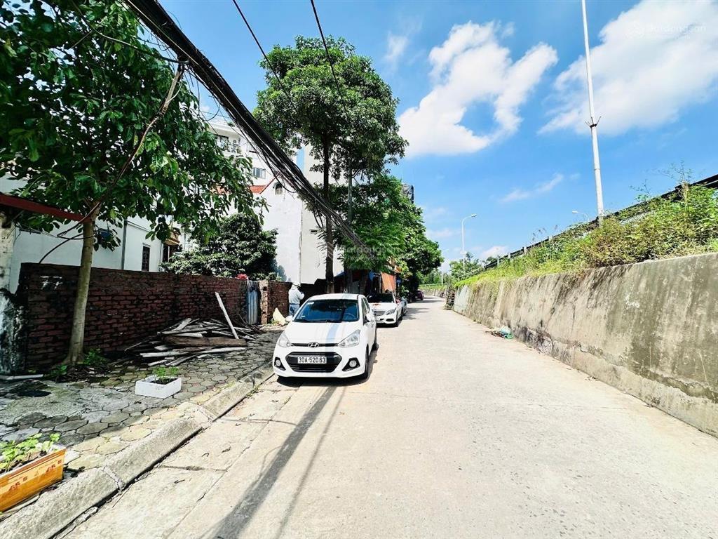 Mảnh đất lô góc phú thượng 105m2, mt 6,85m, ô tô tránh + vỉa hè  28 tỷ