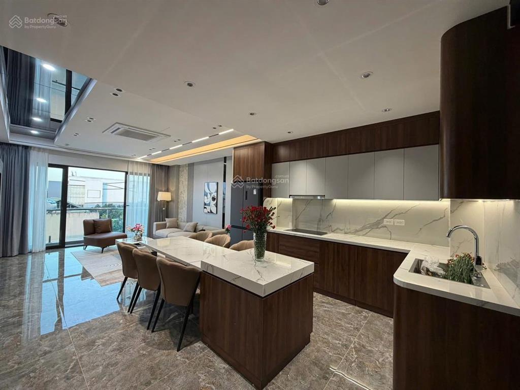 Nhà mới phú thượng, ở luôn 55m2, mt 4,2m, 7 tầng, thang máy, gara, ngõ thông ô tô tránh  16,8 tỷ