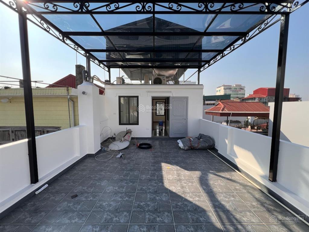 Nhà mới phú thượng, ở luôn 55m2, mt 4,2m, 7 tầng, thang máy, gara, ngõ thông ô tô tránh  16,8 tỷ