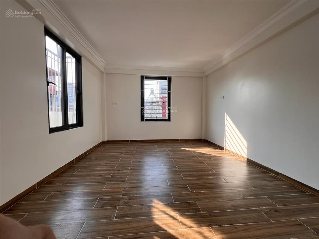 Nhà mới phú thượng, ở luôn 55m2, mt 4,2m, 7 tầng, thang máy, gara, ngõ thông ô tô tránh  16,8 tỷ