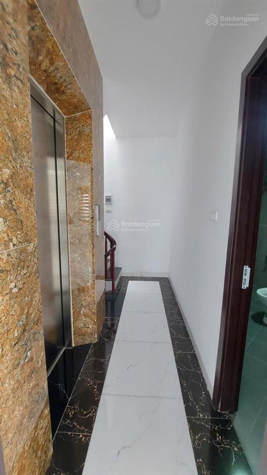 Nhà mới phú thượng, ở ngay 40m2, 6 tầng, thang máy, 3 pn, vài bước chân ra ô tô, giá 8,9 tỷ