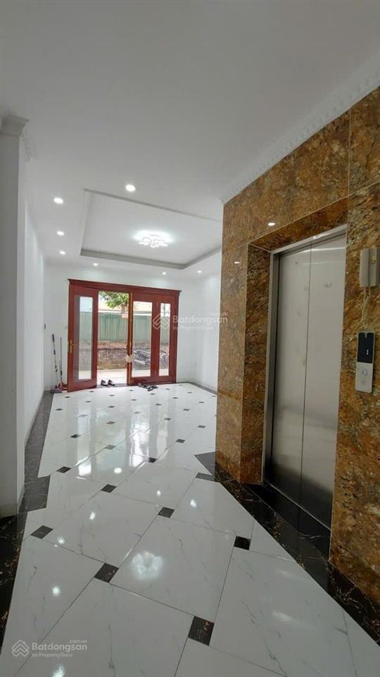Nhà mới phú thượng, ở ngay 40m2, 6 tầng, thang máy, 3 pn, vài bước chân ra ô tô, giá 8,9 tỷ