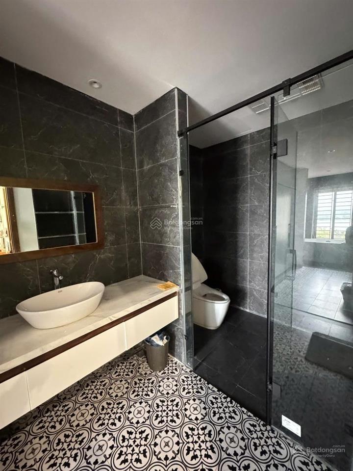 Nhà dân xây vip của phú thượng, diện tích 138m2, mặt tiền 8m, ngõ thông, ô tô tránh  42 tỷ