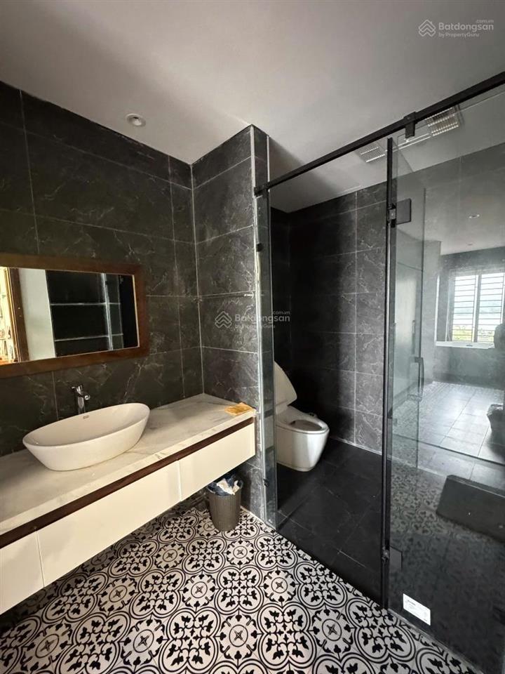 Nhà dân xây vip của phú thượng, diện tích 138m2, mặt tiền 8m, ngõ thông, ô tô tránh  42 tỷ