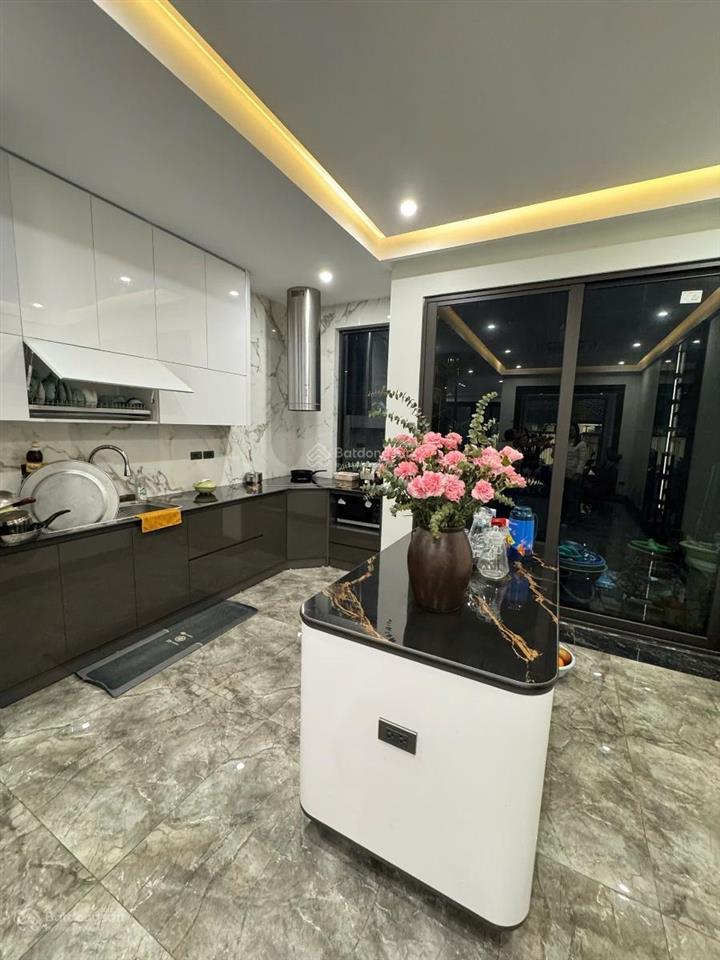 Nhà dân xây vip của phú thượng, diện tích 138m2, mặt tiền 8m, ngõ thông, ô tô tránh  42 tỷ