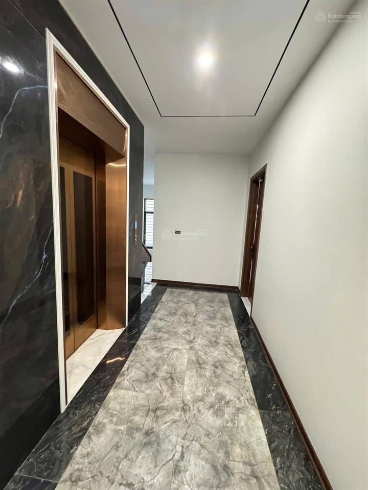 Biệt thự dân xây phú thượng  tây hồ, ô tô tránh, thang máy, view sông 138m2, 6t, mt 8m  42 tỷ