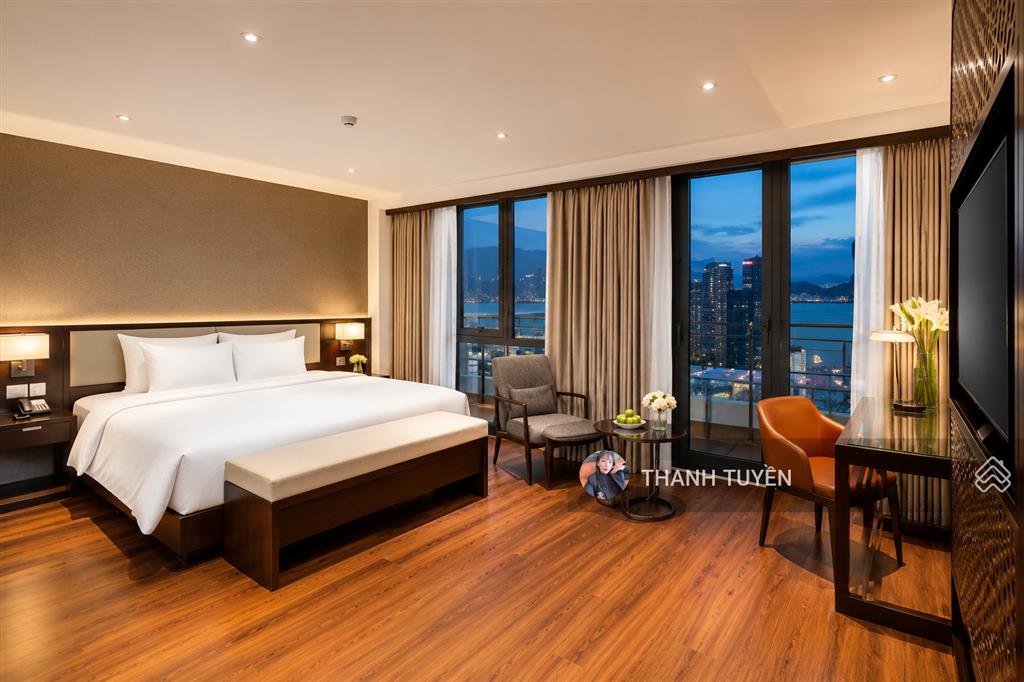 Khách sạn 5 sổ full 750m2 mt 20m tài sản đẳng cấp trung tâm