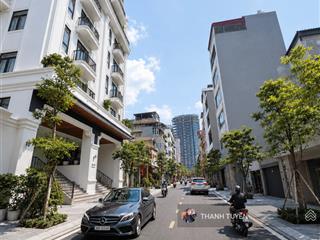 Xuân tảo hàng xóm ngoại giao đoàn lô góc 450m² mt 13m 64,95 tỷ