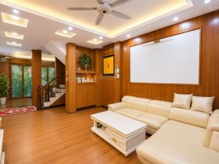 Kim mã cách phố 70m  5 tầng  mặt tiền 4.3m  50m  hơn 12 tỷ (có thương lượng khách thiện chí)