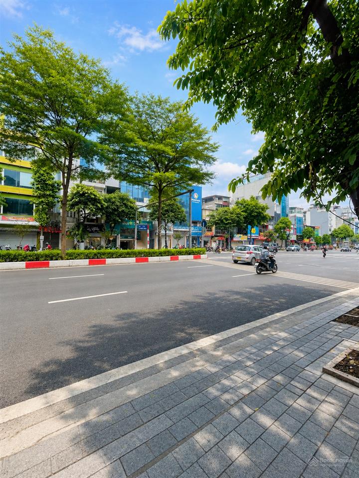 Giảm chào 2 tỷ  cần bán gấp nhà kim mã khách sẵn tiền có lợi thương lượng kim mã 50m 5 tầng