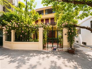 Cách hồ tây 200m có lô đất đẹp 168m2. mặt tiền 7m. ô tô nhỏ vào nhà. hơn 35 tỷ (có tl)
