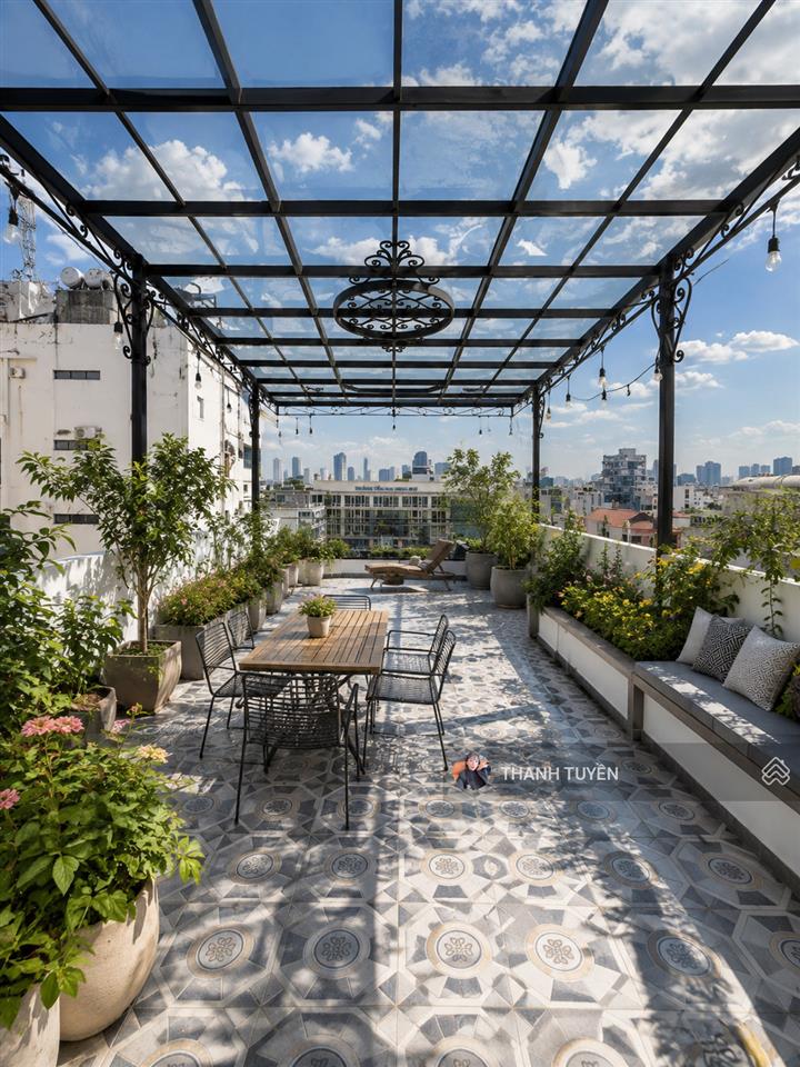 View triệu đô giữa tt đống đa nhưng mức giá hôm nay đã thấp hơn 5 tỷ. mặt phố đống đa 9 tầng mới