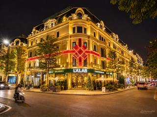 Rue de charme lô góc 2 mặt đường ~200m2  mt 23m  hướng nam & đông nam. đường 30m  vỉa hè 8m