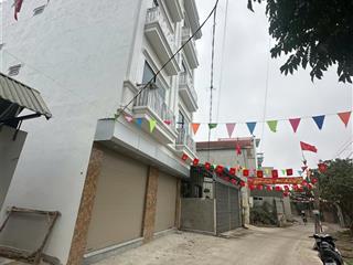 Nhà mới ôtô tránh, vào nhà tại phụng châu  chương mỹ, gần sptdtt. 36m2*4t. full nội thất. 4,7 tỷ