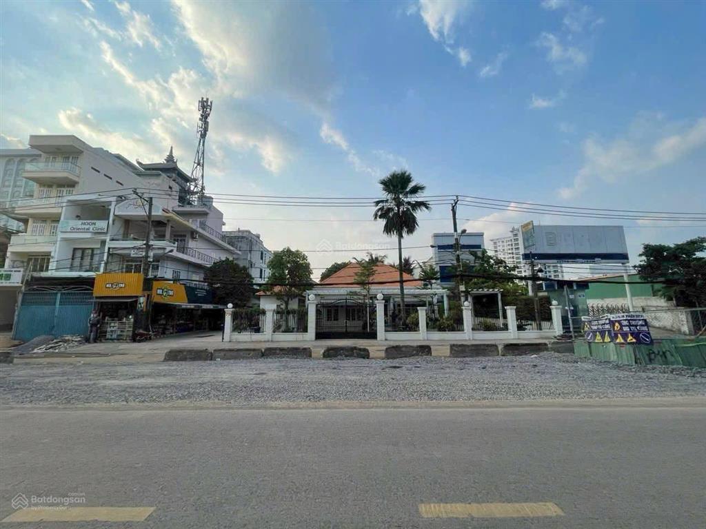Bán đất mặt tiền xa lộ hà nội thảo điền dt 1.666m2 quy hoạch 25 tầng giá 850 tỷ