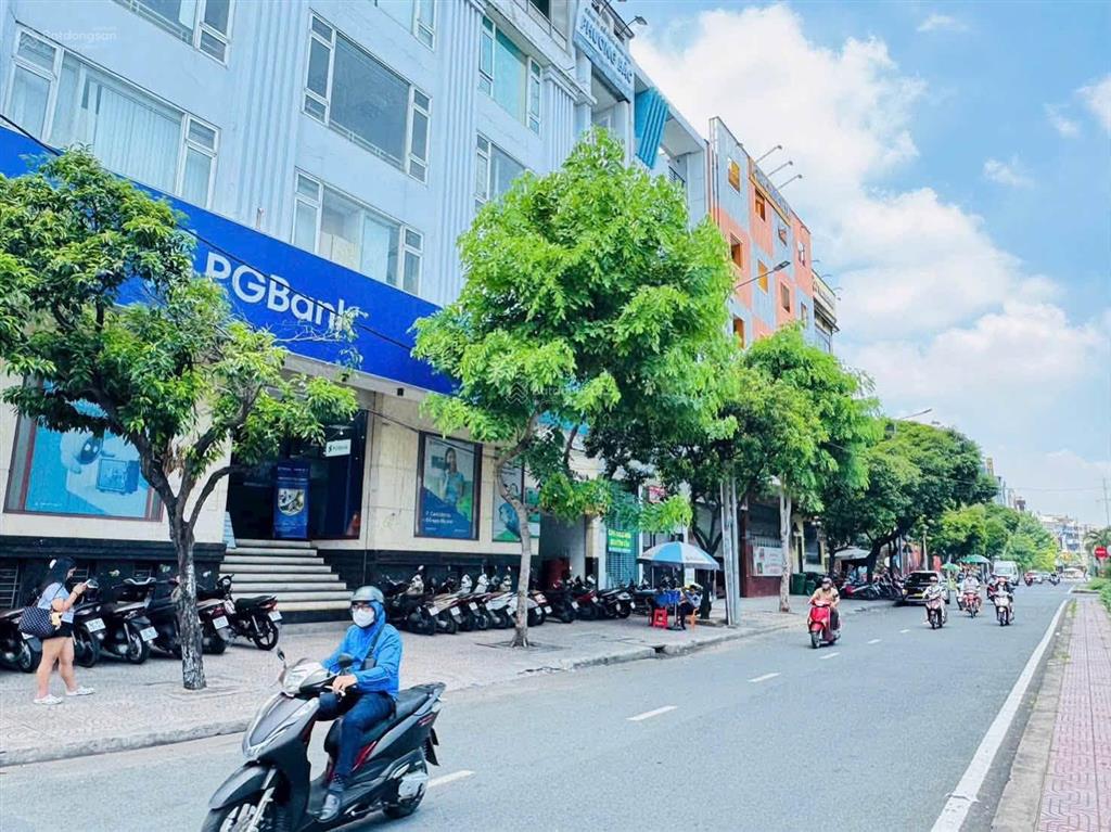 Bán nhà mặt tiền phan xích long bình thạnh dt 6.6x13m giá 35 tỷ