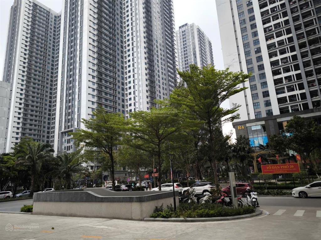 Bán gấp sàn th mại rox center tower 136 hồ tùng mậu  goldmark city  180m2 chào 10,5 tỷ mpdv 12/th