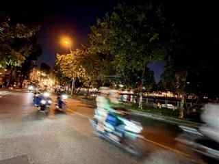 Nhà đẹp, 5m ra đường oto, khu vực phan xích long, trường sa, phan đăng lưu, kế q1, cạnh sân bay