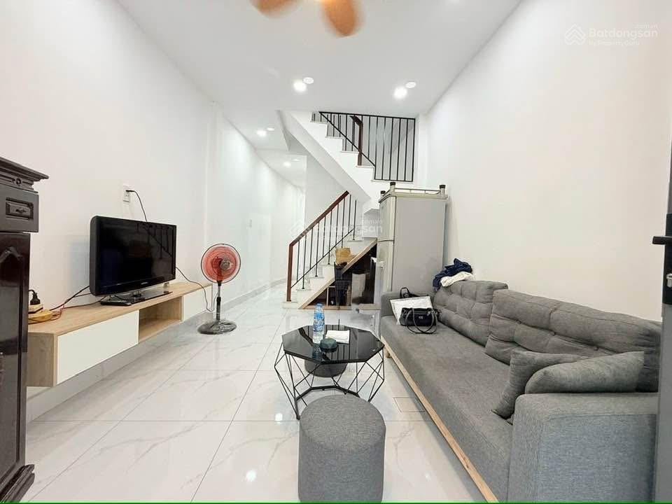 Nhà đẹp, 2 mặt tiền gần ngã tư nguyễn văn nghi, nguyễn thái sơn gò vấp, dt 40m2, 3 tầng, 3,18 tỷ