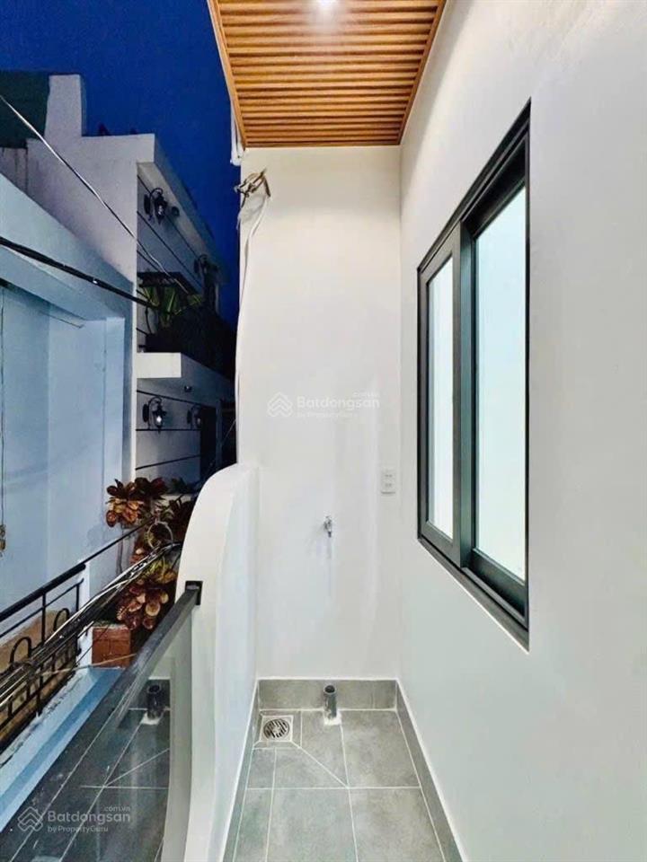 Nhà đẹp, dtsd 32m2, cách vài căn hxh, 2pn, kv vòng xoay quang trung, nguyễn kiệm, nguyễn oanh, 3xx