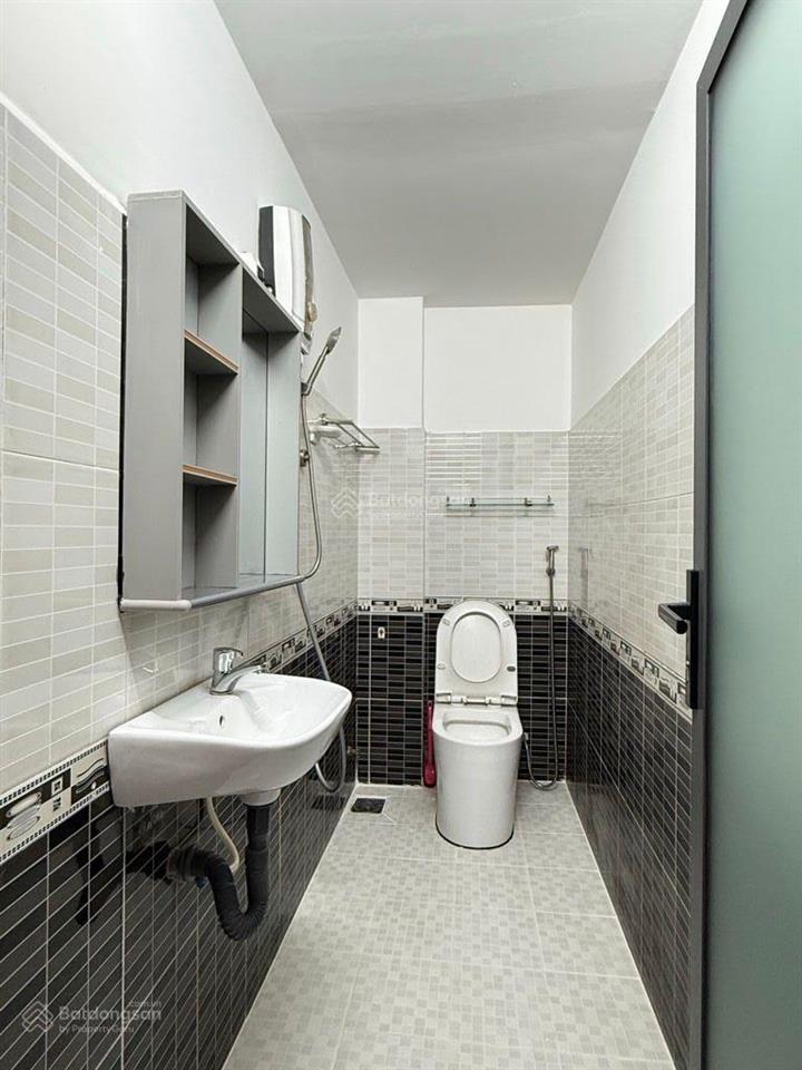 Bán nhà đẹp, dt 64m2 sd, đúc btct kiên cố, 2pn, 2wc, gần công viên làng hoa gò vấp, nhỉnh 4đ