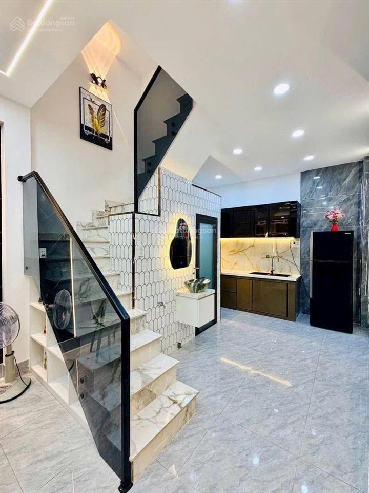 Nhà đẹp, tt gò vấp, dtsd 30m2 , 2pn, 2wc, 2 tầng. hẻm 3g, xung quanh buôn bán tập nập chỉ 4,25 tỷ.