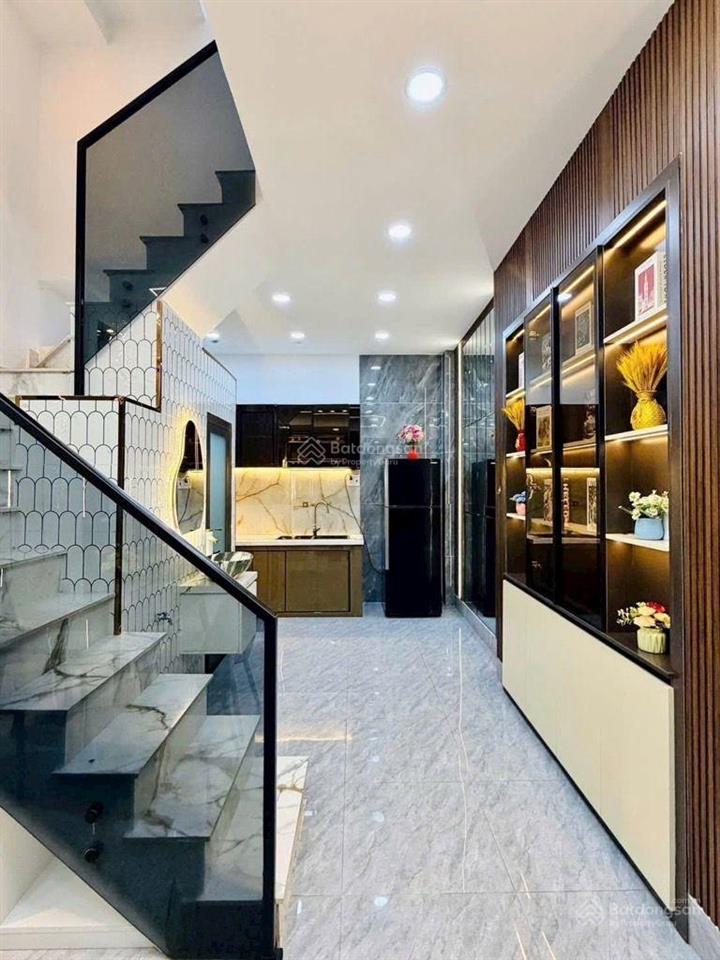 Nhà đẹp, tt gò vấp, dtsd 30m2 , 2pn, 2wc, 2 tầng. hẻm 3g, xung quanh buôn bán tập nập chỉ 4,25 tỷ.