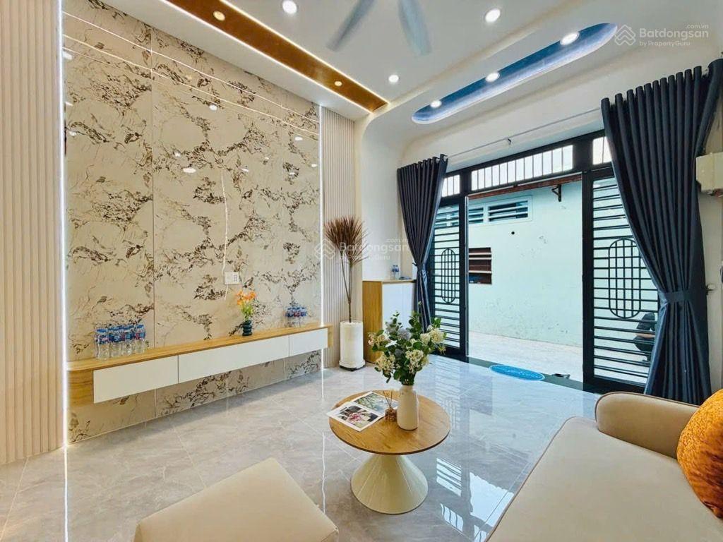 Gò vấp hàng hiếm  sân bay tsn 10  35m2  2 tầng, 2 pn, 2 wc, tặng full nội thất xịn  4,79