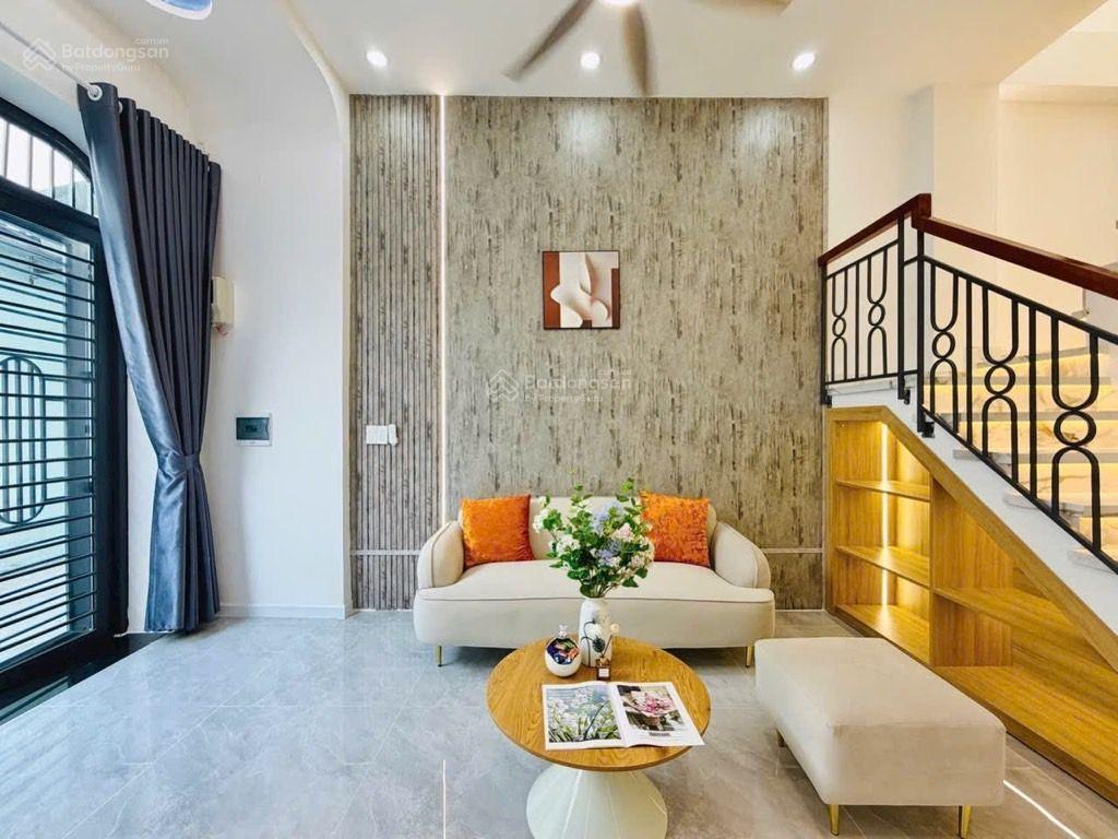Gò vấp hàng hiếm  sân bay tsn 10  35m2  2 tầng, 2 pn, 2 wc, tặng full nội thất xịn  4,79