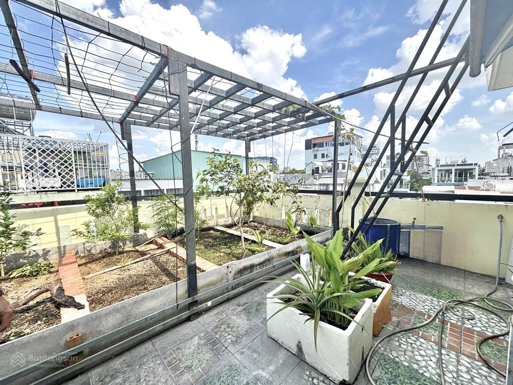 Gò vấp nhà 4 tầng  hxh nhỏ  sát mặt tiền xe tải  ngay khu cityland phan văn trị, dt 104m2