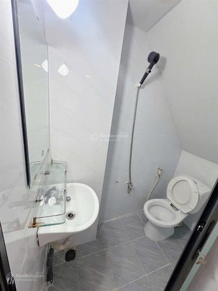 Gò vấp nhà ba tầng, 2pn, 2wc, sd 15m2, gần chợ an nhơn , nguyễn văn lượng, giá 2,4 tỷ