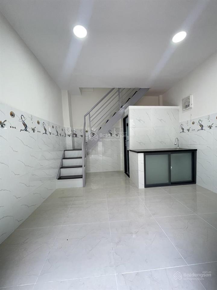 Nhỉnh 2 tỷ có nhà bình thạnh, hxh đang cho thuê 6tr/tháng. nhà mới, xách vali vào ở ngay