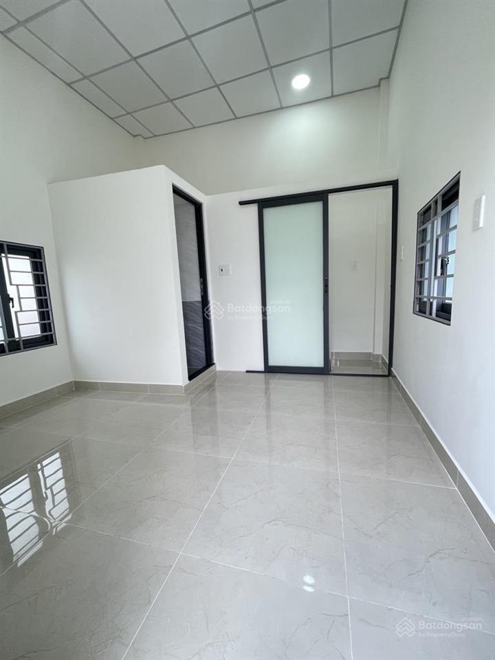 Nhỉnh 2 tỷ có nhà bình thạnh, hxh đang cho thuê 6tr/tháng. nhà mới, xách vali vào ở ngay