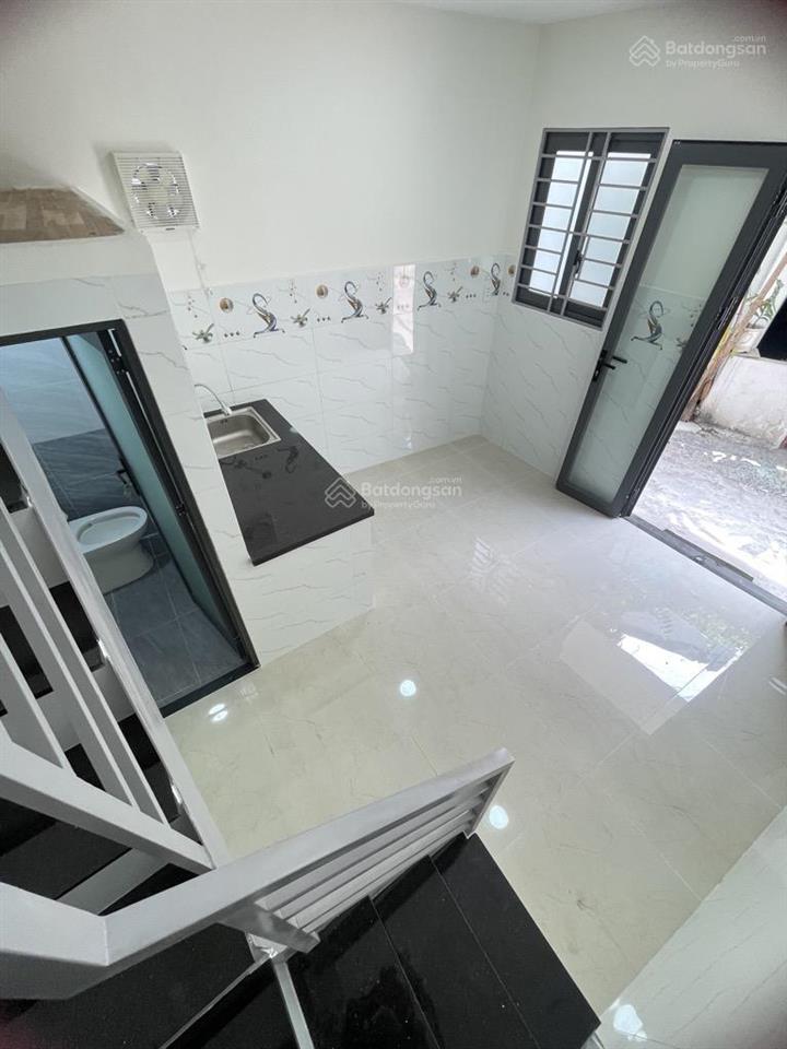 Nhỉnh 2 tỷ có nhà bình thạnh, hxh đang cho thuê 6tr/tháng. nhà mới, xách vali vào ở ngay