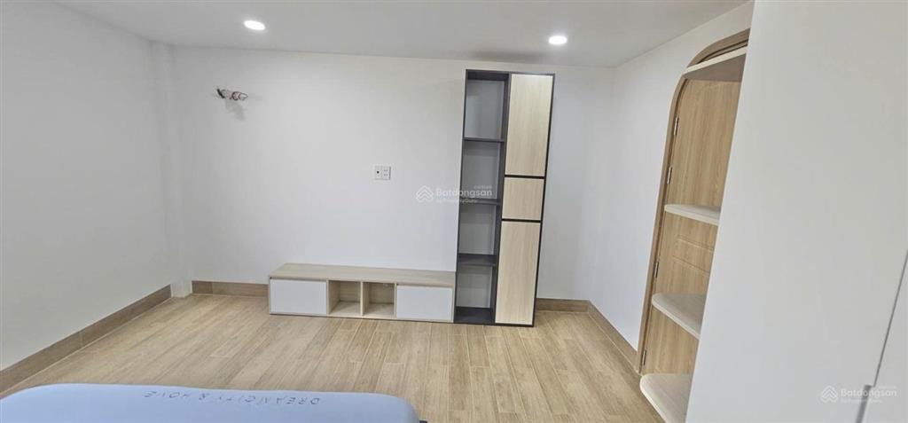 Gò vấp 42m2. sổ a4  gần vincom  nút giao phan văn trị, thống nhất, hẻm xh 5m thông, full n thât