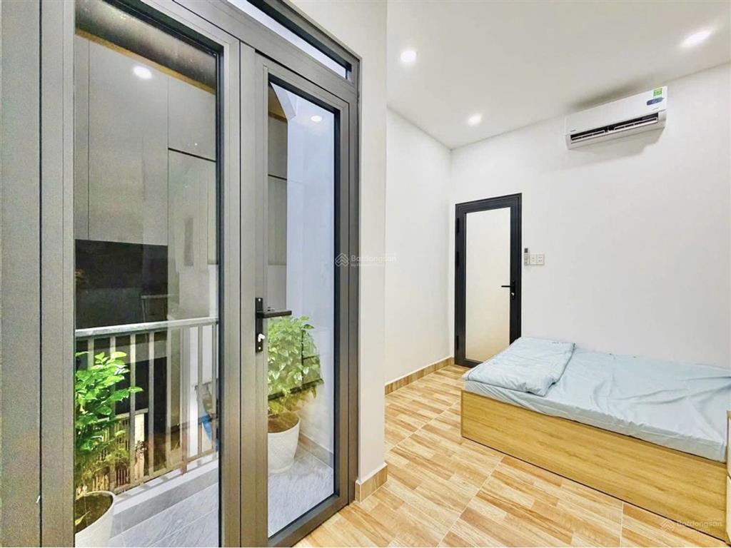 Gò vấp nhà mới 3 tầng full nội thất, phú nhuận 5p di chuyển 5 phút. btct 3 tầng, 3pn, 3wc. 4,65